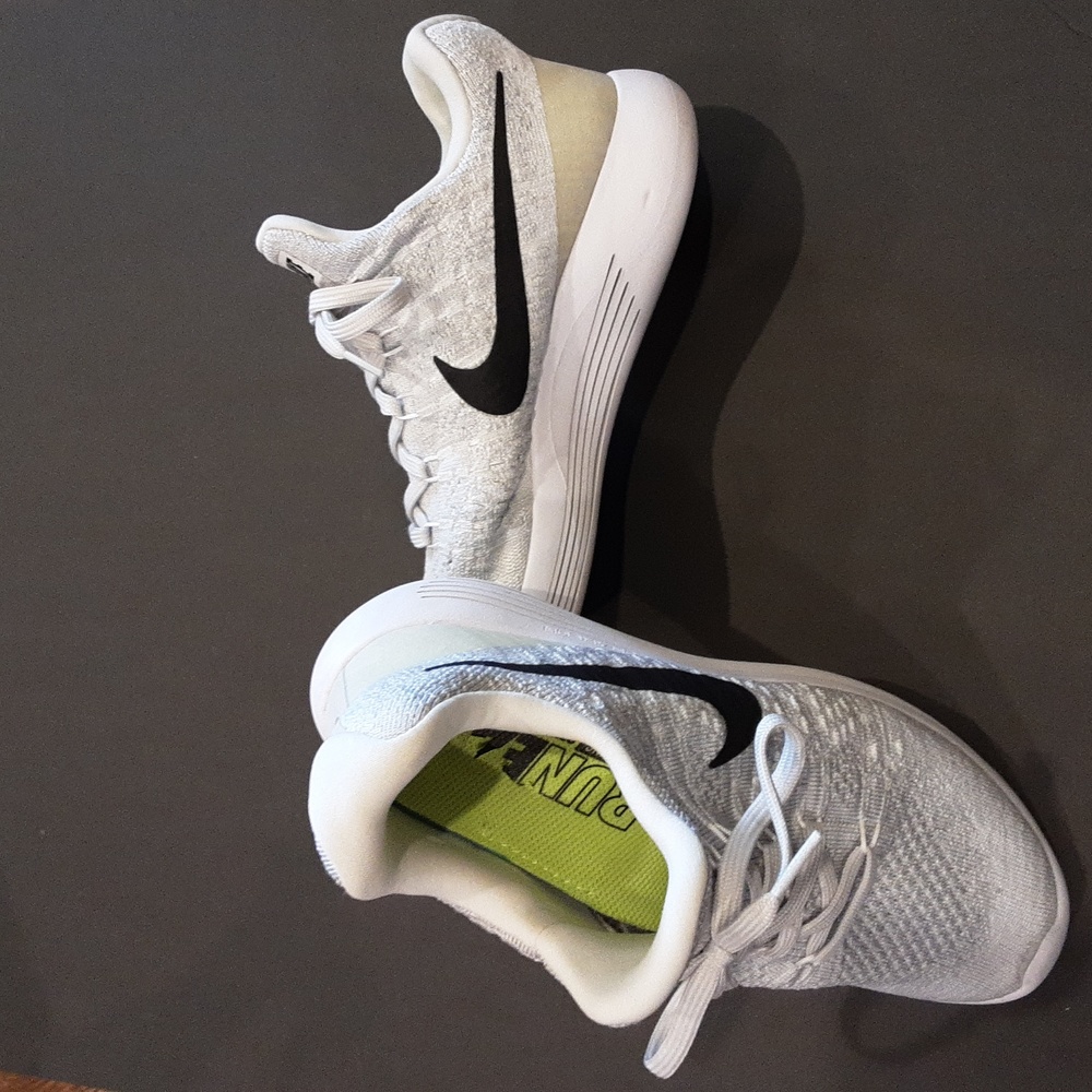 Nike LunarEpic Flyknit 2 Shoe~Womens sz 10~Pure Platinum